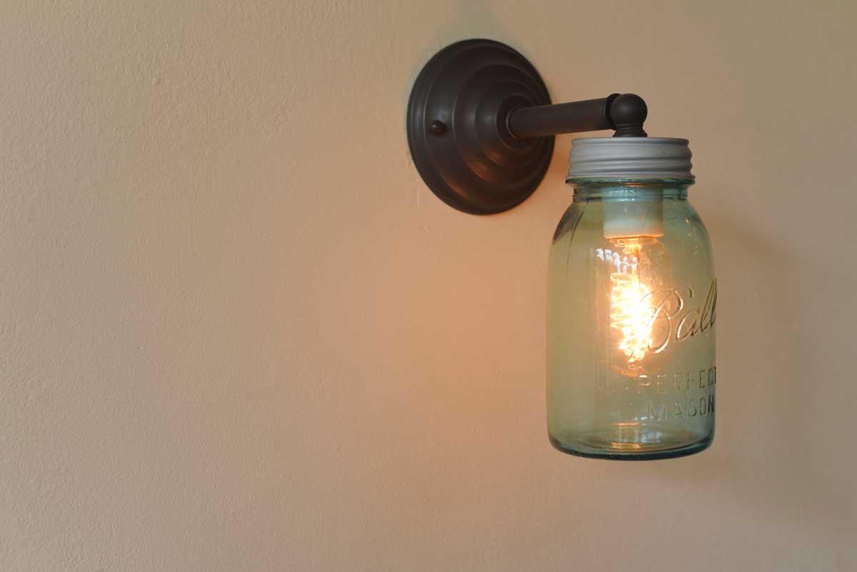 Antique mason jar lights adorn the Hillside interior.